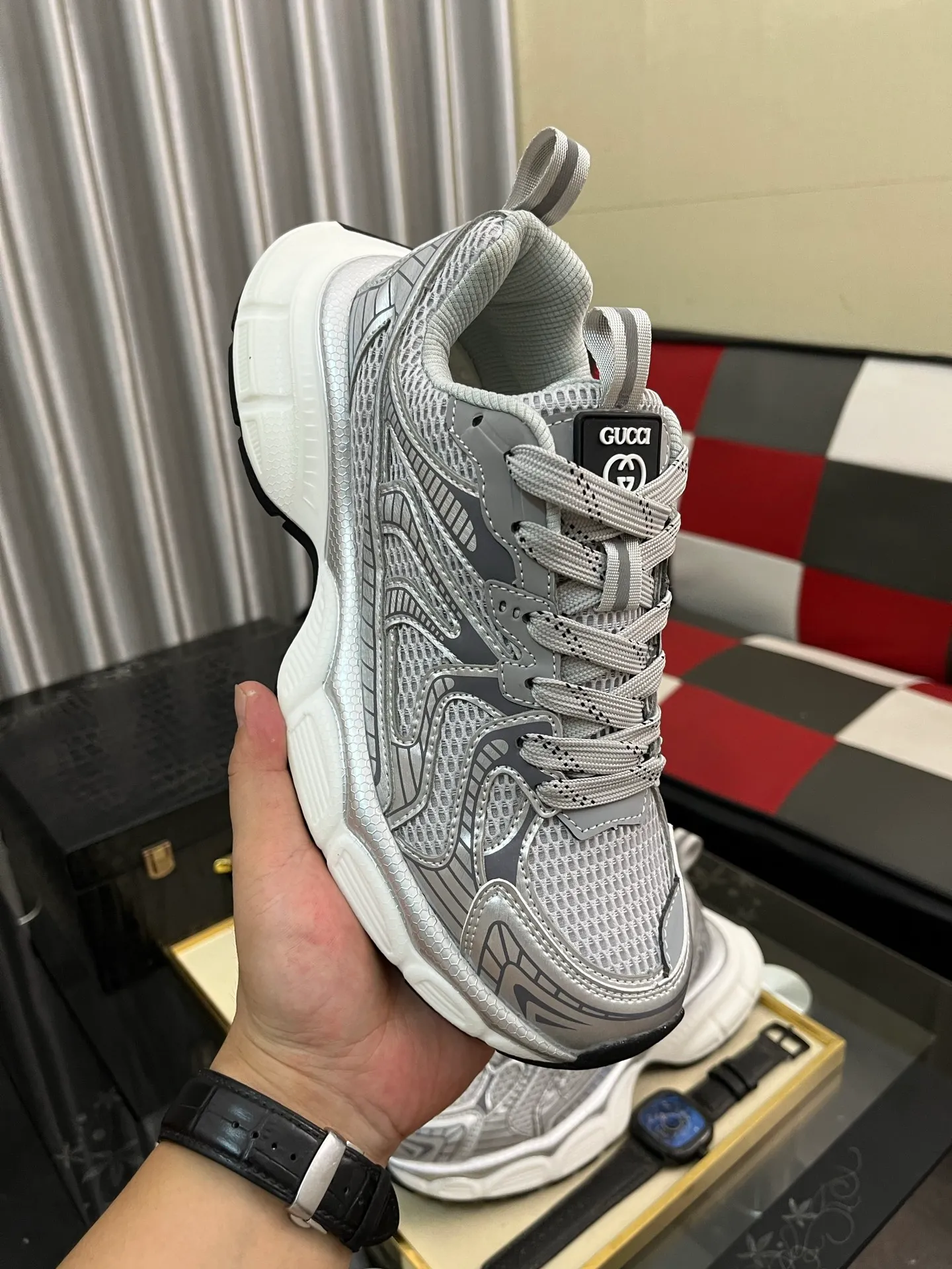 Men's shoes 💰480⌚️⌚️ Gucci •Gucci original quality. ~ Unique modern style sneakers. 🏃A must-have casual shoe for trendy men😍😍 Original brand imported from Italy, imported original leather, sheep lining (refuses to discolor and grind feet) Sole: Original sole specially provided by the original factory, French lazy style design ⚠️Fit the foot. Original quality code number: 38-442️⃣Colors available